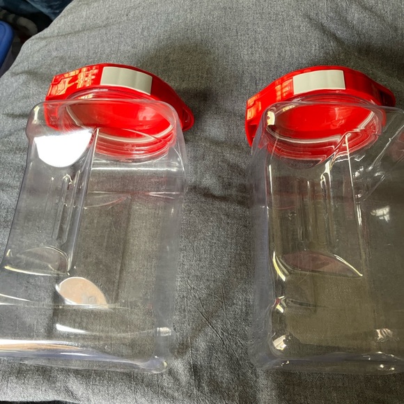 Storage containers - Picture 3 of 5